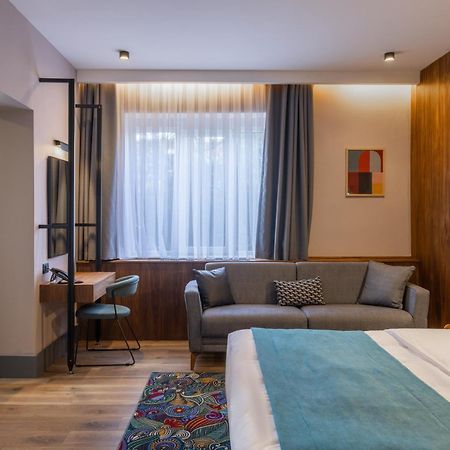 Hotel Square By Margo Pristina Eksteriør bilde